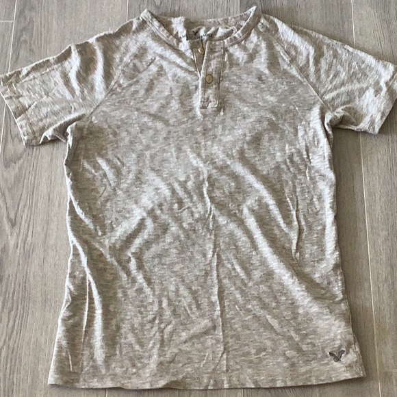 American Eagle Outfitters Other - Men Henley short sleeved t shirt in Small | dark oatmeal color| American Eagle